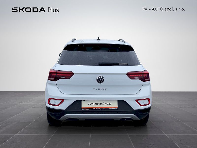 Volkswagen T-Roc (2023) 1.0 TSI 81 kW Life - fotka 29 z 31