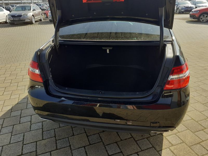 Mercedes-Benz Třídy E (2010) 3.0 6V CDi 4x4 - fotka 23 z 31