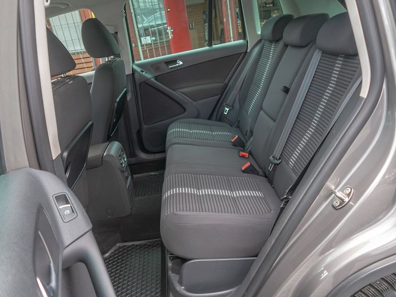 Volkswagen Tiguan (2010) ČR 2.0TSI 125KW 4x4 - SERVIS - fotka 39 z 48