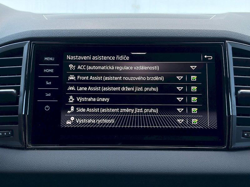 Škoda Karoq (2025) DSG 1.5 TSI / 110kW / SPORTLIN - fotka 30 z 35