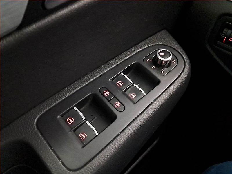 Volkswagen Sharan (2015) 2.0 TDI, 4X4, 7 míst, ČR - fotka 16 z 22