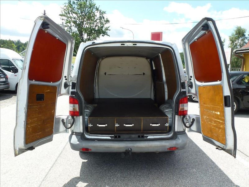 Volkswagen Transporter 2,0 TDI - fotka 17 z 31