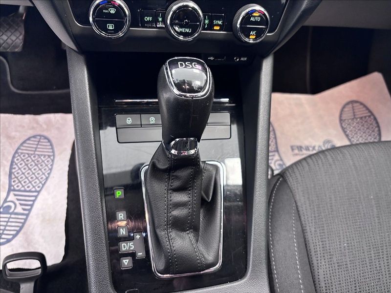 Škoda Octavia TDI ELEGANCE - fotka 15 z 26