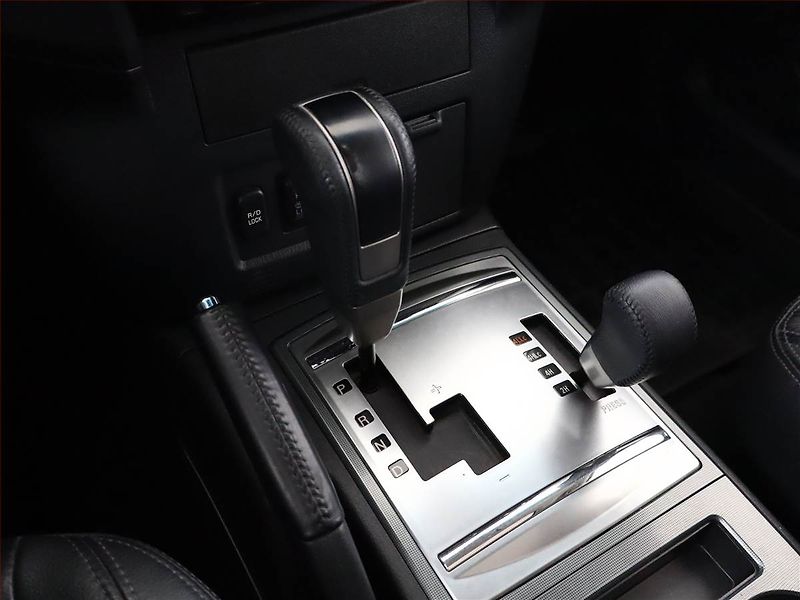 Mitsubishi Pajero (2015) 3.2 DI-D - fotka 11 z 18