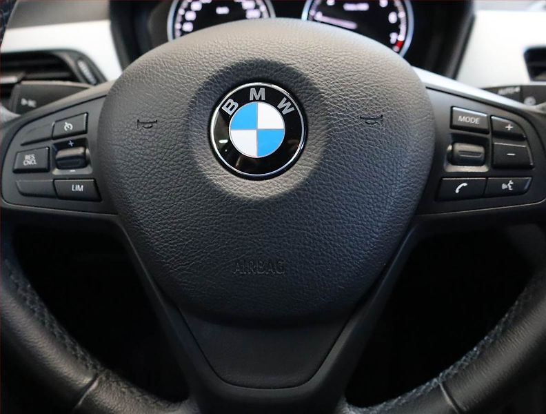 BMW X1 (2018) sDrive18i, Automat, Navi - fotka 19 z 21