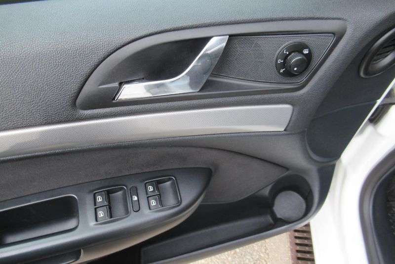Škoda Octavia 1.6 TDi ELEGANCE AUT. KLIMA - fotka 16 z 20