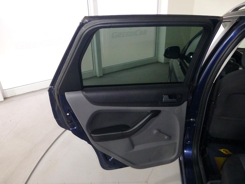Ford Focus (2010) 1,6TDCI-80KW*KLIMATIZACE**ALU* - fotka 12 z 23