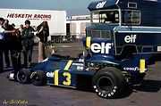 Šestikolový Tyrrell P34 připravený před Velkou cenou v Brands Hatch pro Jodyho Schecktera.