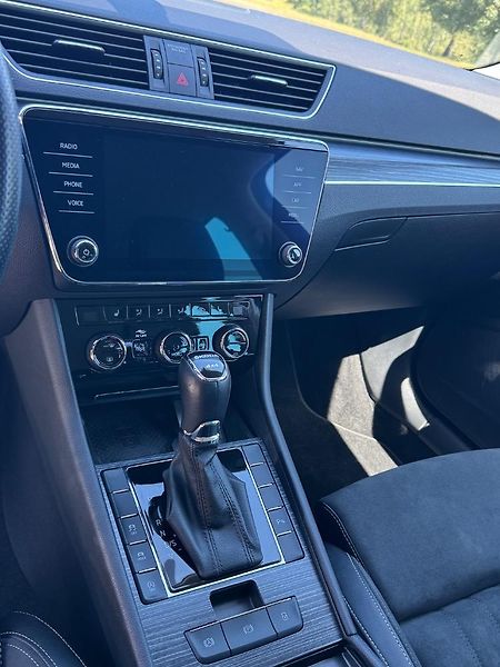 Škoda Superb (2023) 4x4 - fotka 8 z 21