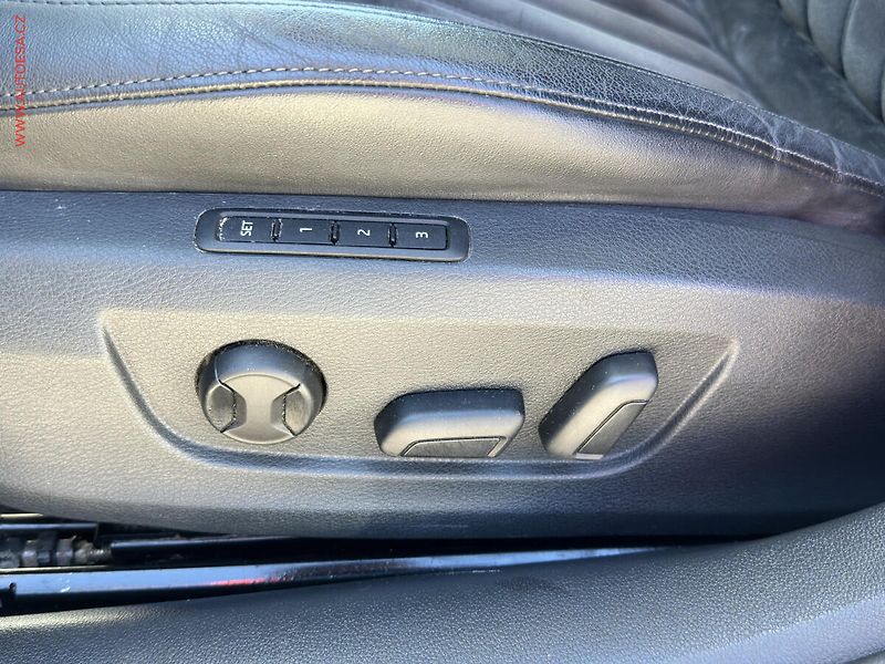 Škoda Superb (2015) 2.0 TDi, Style, DSG - fotka 14 z 20