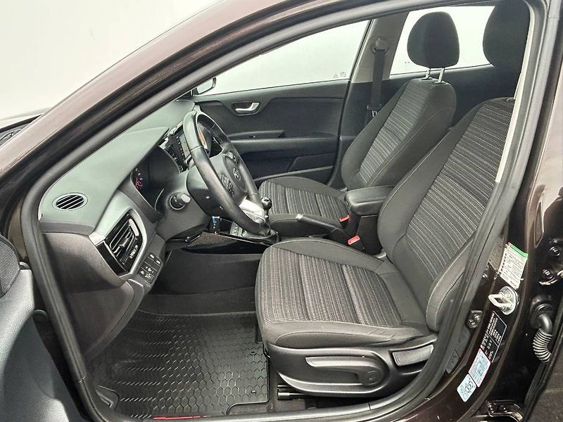 Kia Stonic (2020) 1,25 CVVT 61kW Exclusive - fotka 6 z 31