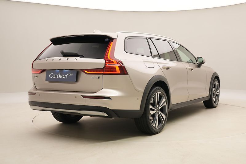 Volvo V60 CC B5 AWD BRIGHT PLUS AUT  - fotka 12 z 58