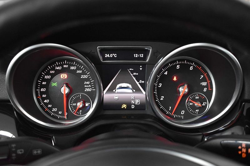 Mercedes-Benz GLS 500 4MAT*AMG*AIR* REZERVACE - fotka 27 z 65