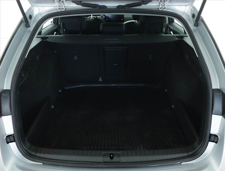 Škoda Octavia (2022) Ambition 2.0 TDI, ČR,1.maj - fotka 13 z 15