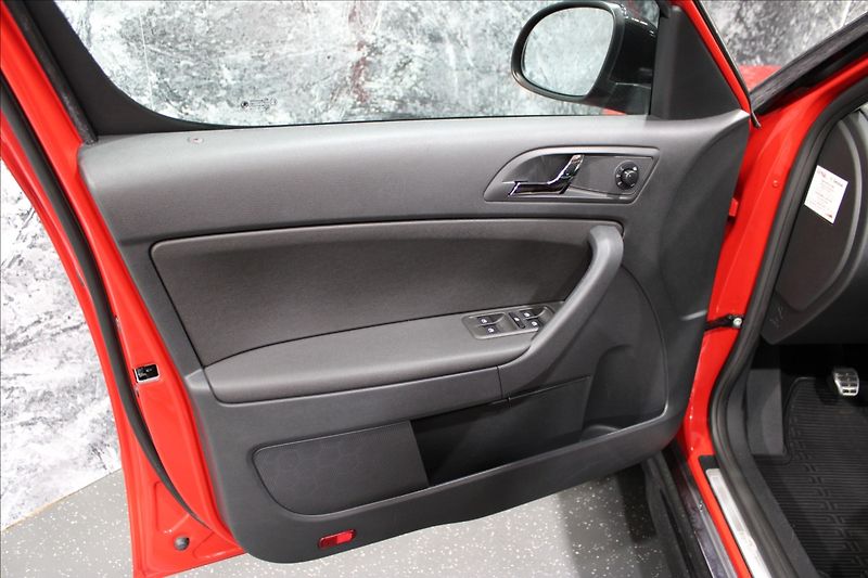 Škoda Yeti 2,0 TDI Monte Carlo rezervován - fotka 8 z 31