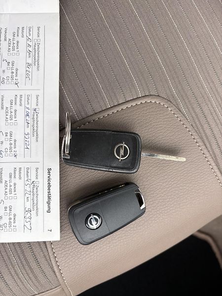 Opel Adam (2013) cappucino/white edition - fotka 31 z 32