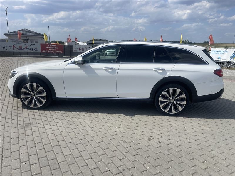 Mercedes-Benz Třídy E 2,0 4Matic ALL-TERREIN PANO LE - fotka 2 z 40