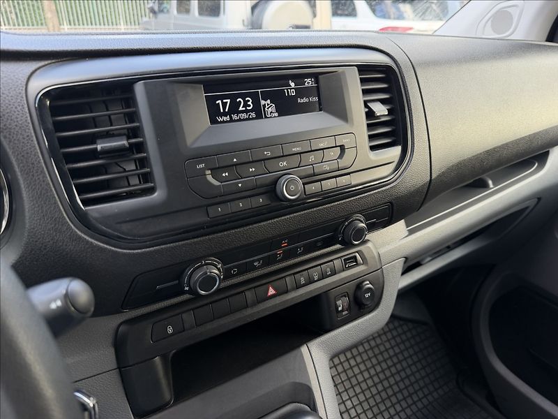 Toyota ProAce 9Míst ČR 1.maj. - fotka 14 z 21