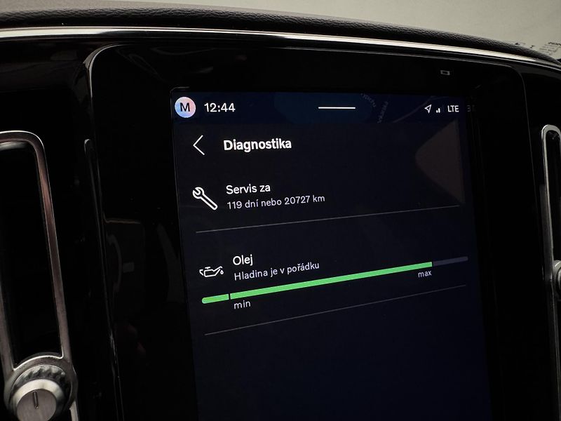 Volvo XC40 B3 DARK PLUS CZ REZERVACE - fotka 46 z 48