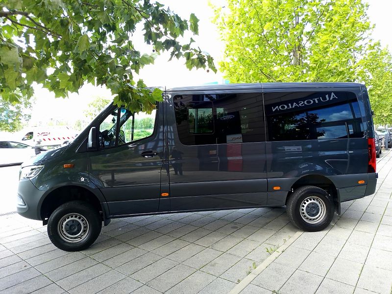 Mercedes-Benz Sprinter (2024) 319 CDI, 4x4, Tourer Select - fotka 6 z 29