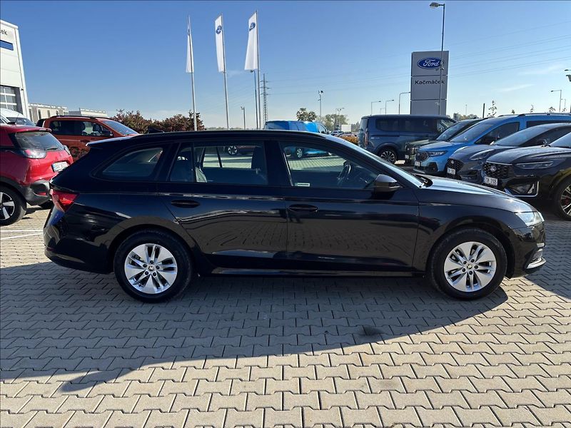 Škoda Octavia 1,5 TSI 110kW Ambition Combi - fotka 6 z 41