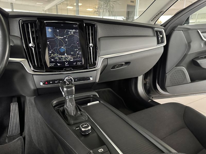 Volvo S90 D4 Aut*140kW*LED*Kamera*Tažné - fotka 20 z 33