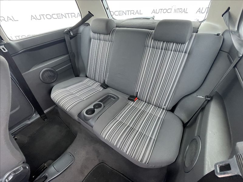 Volkswagen Fox 1,4 Basis75  55kw servis - fotka 20 z 20