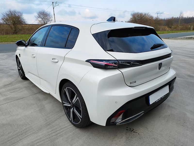 Peugeot 308 GT,PURE TECH 1.2i,96KW, 6900KM - fotka 6 z 36