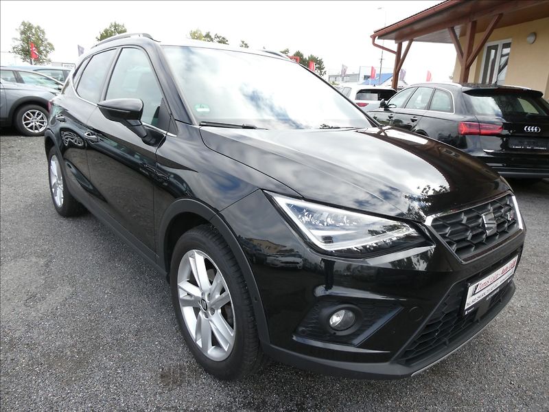 Seat Arona 1,0 TSi 81kW DSG FR,navig.,led - fotka 1 z 48