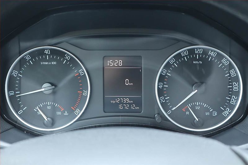 Škoda Octavia (2011) 1.6, Serv.kniha, Tempomat - fotka 11 z 21
