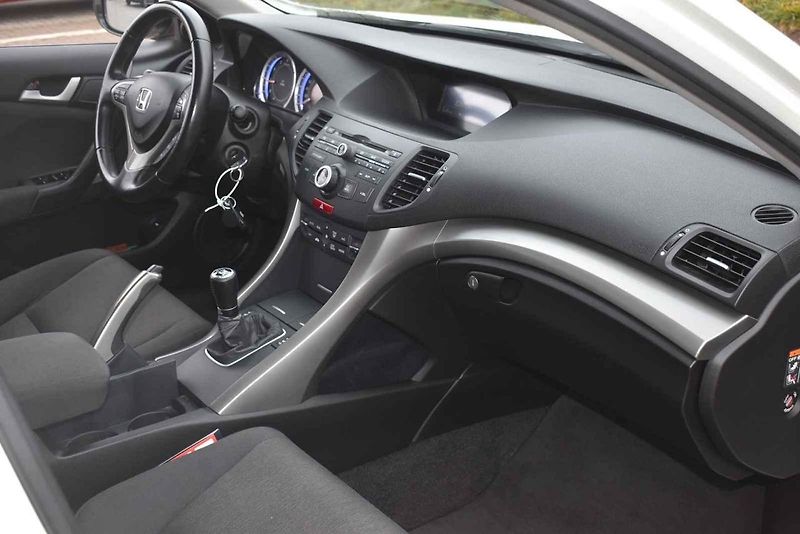 Tentokrát jsem otestoval dvanáctiletý kombík Honda Accord
