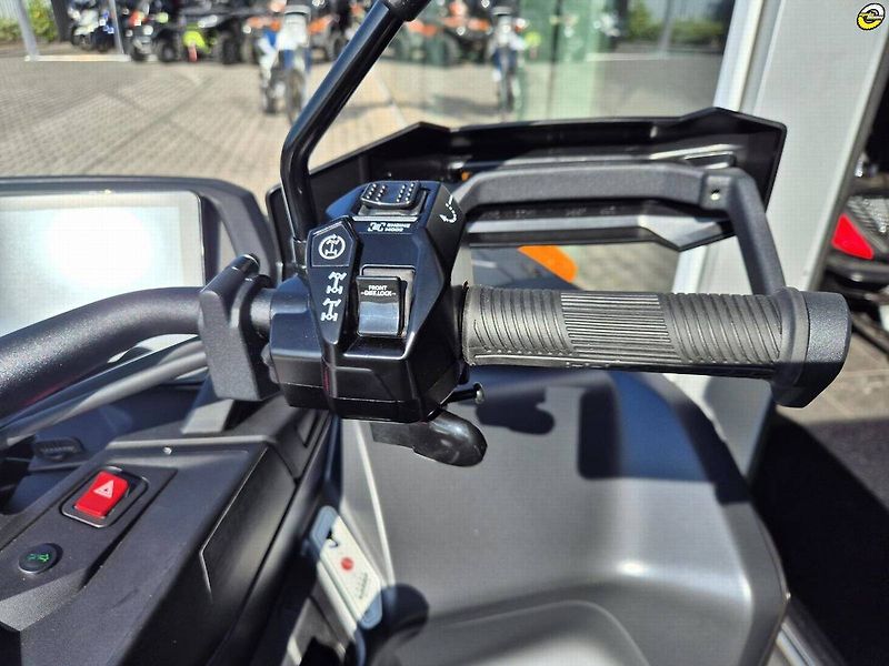 Can-Am Outlander Max 1000 XT-P (2026) Outlander MAX 1000R XT-P T ABS - fotka 24 z 29