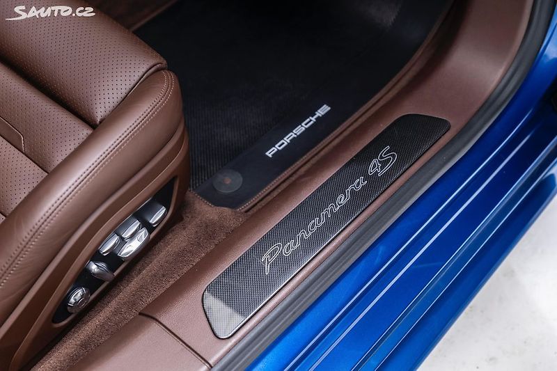 Porsche Panamera 4S Diesel*Záruka*plná výbava - fotka 21 z 50
