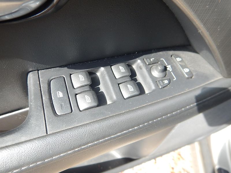 Volvo V70 D3 2.0 D, AUT, 120 kW  - fotka 16 z 31
