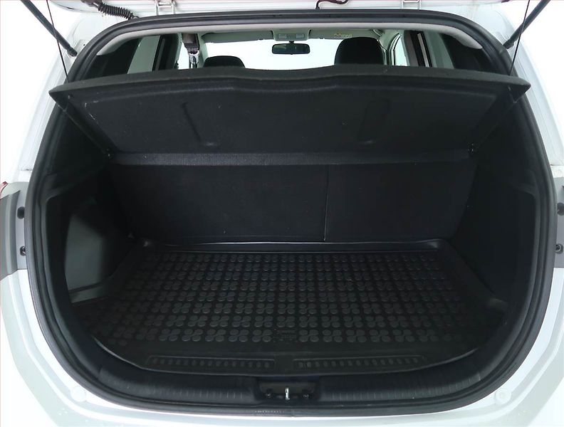 Hyundai ix20 (2018) 1.4 CVVT, Serv.kniha, Tempomat - fotka 13 z 15