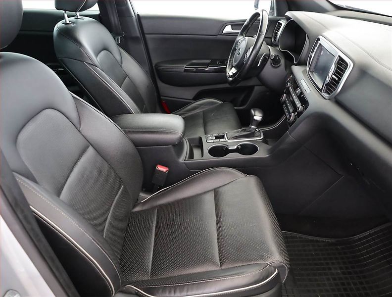Kia Sportage (2018) GT Line 2.0 CRDi, 4X4 - fotka 7 z 21
