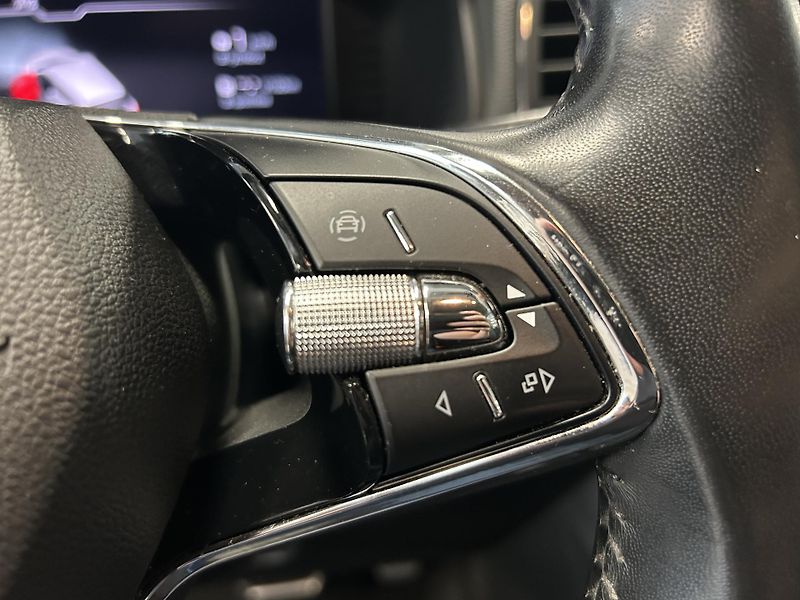 Škoda Karoq (2021) 1.5TSI DSG Style LED DCC TZ - fotka 13 z 27