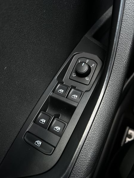 Škoda Karoq 2.0TDI 110kW Style+ Panoram TZ - fotka 21 z 28