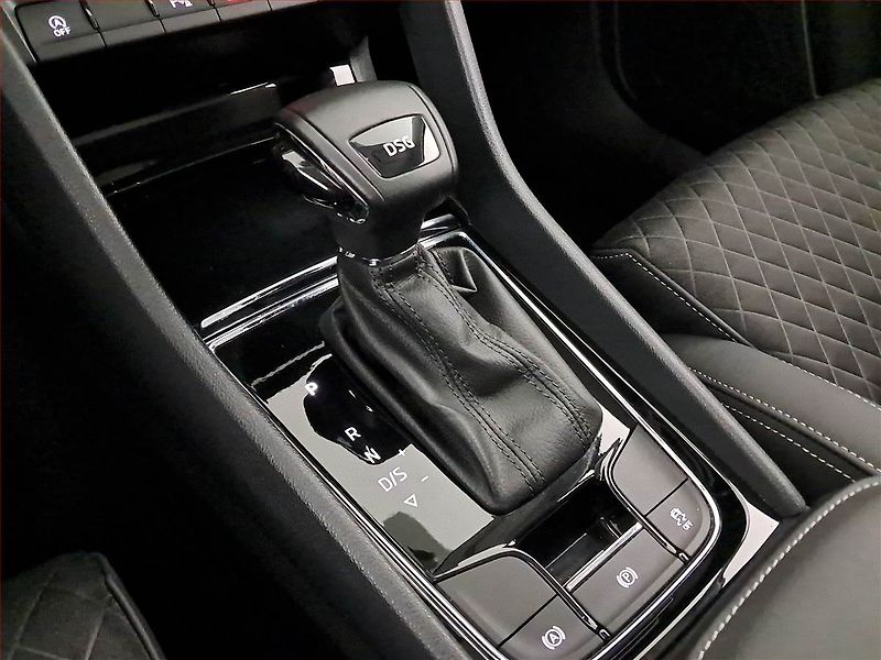 Škoda Karoq (2019) Style 1.5 TSI - fotka 23 z 25