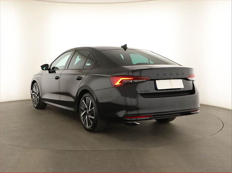 Škoda Octavia (2025) 1.5 eTSI mHEV, Sportline - fotka 4 z 17