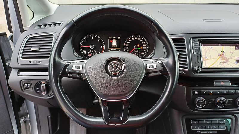 Volkswagen Sharan 2.0 TDI 135kW 4Motion HIGHLINE - fotka 31 z 50