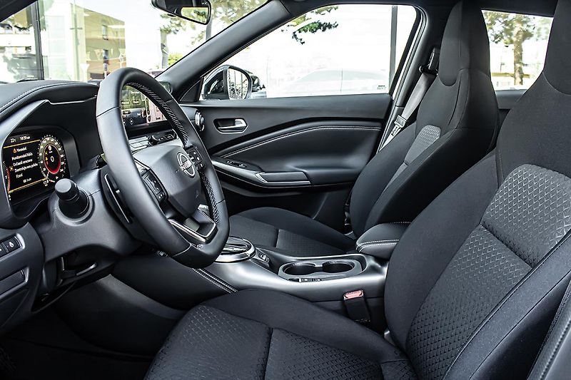 Nissan Juke 1,0 DIG-T 2WD 7DCT N-CONNECTA - fotka 10 z 18