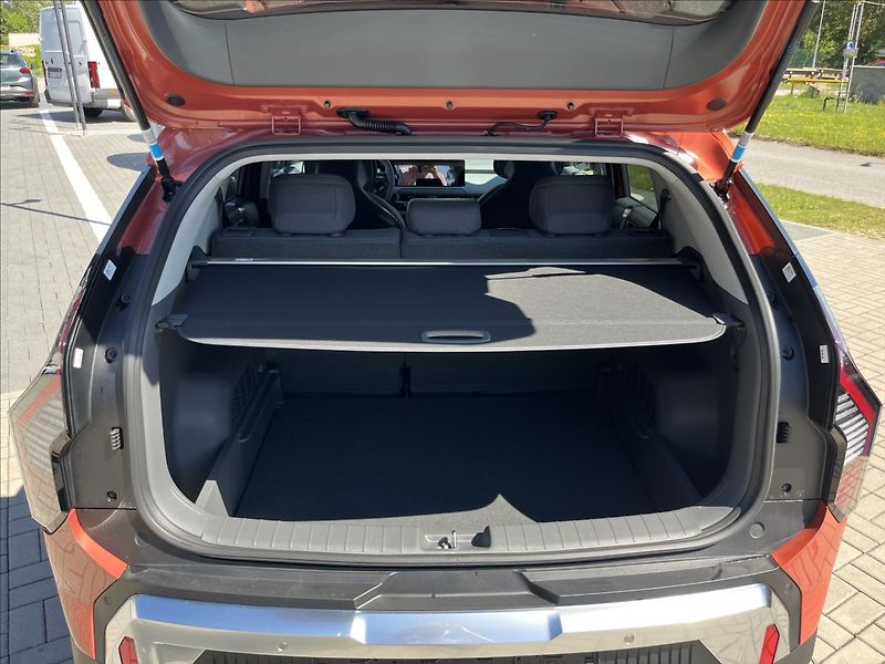 Kia EV3 (2026) 150 KW + 81,4 KWH V2L  EARTH - fotka 14 z 24