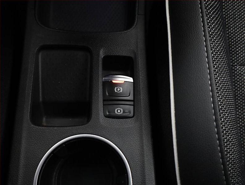 Renault Captur (2021) E-Tech Plug-in, 4X4, Automat - fotka 13 z 20