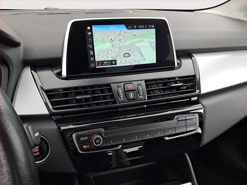 BMW Řada 2 (2019) 216i Active Tourer, Serv.kniha - fotka 12 z 20