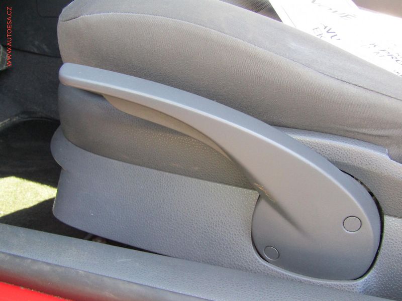 Volkswagen Polo (2005) 1.2i, ČR, AC, park.asist - fotka 11 z 16