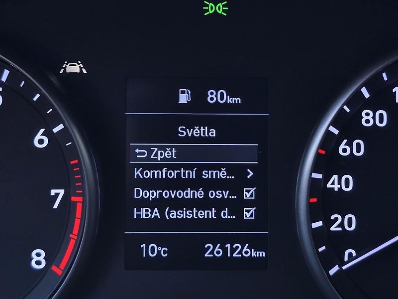 Hyundai i30 COMFORT / LED KAMERA NAVI - fotka 21 z 37