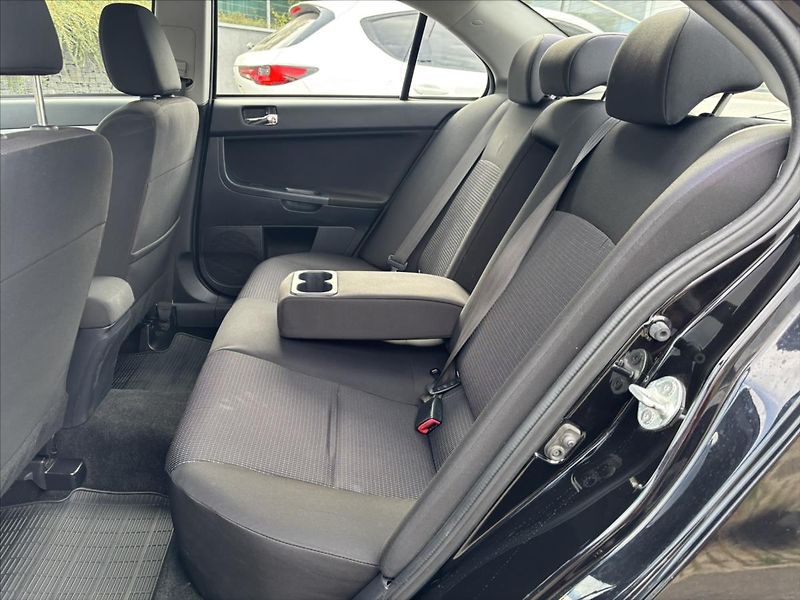 Mitsubishi Lancer 1,8 Mivec 105kW - fotka 12 z 28
