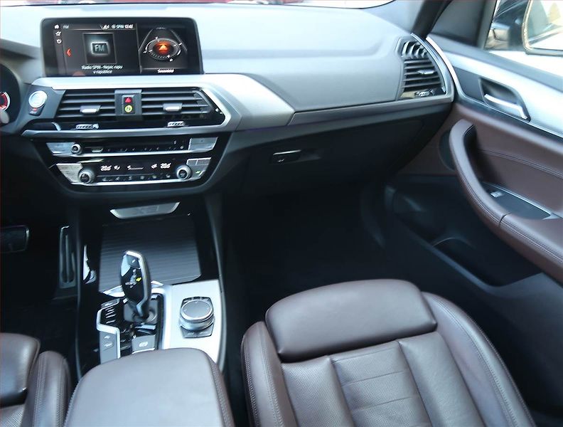 BMW X3 (2018) M Sport xDrive20d - fotka 8 z 14
