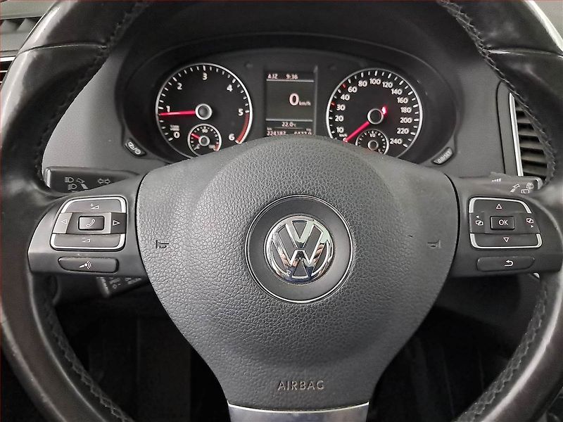 Volkswagen Sharan (2014) 2.0 TDI, Kůže, Navi, Bi-Xenony - fotka 19 z 22